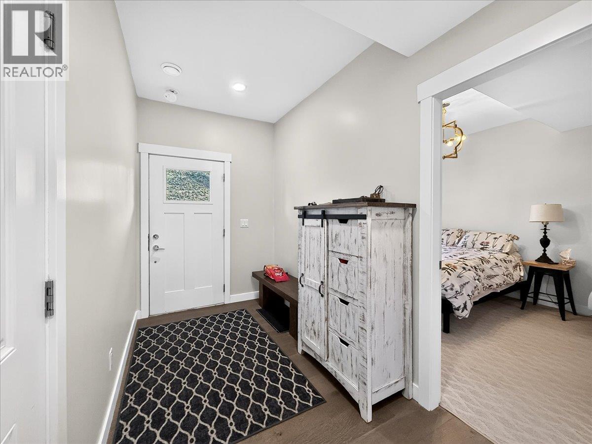 765 Kpokl Road, Invermere, British Columbia  V0A 1K4 - Photo 4 - 10401849