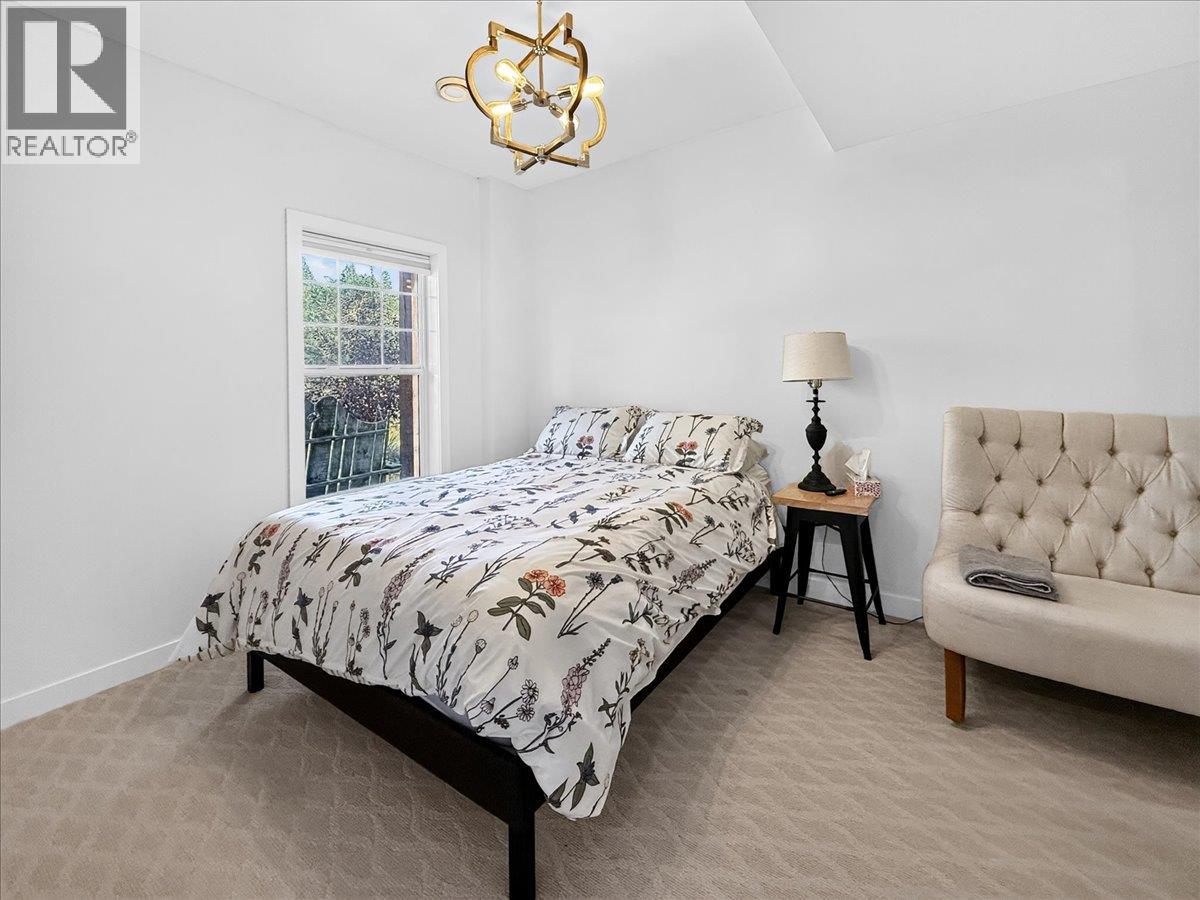 765 Kpokl Road, Invermere, British Columbia  V0A 1K4 - Photo 6 - 10401849