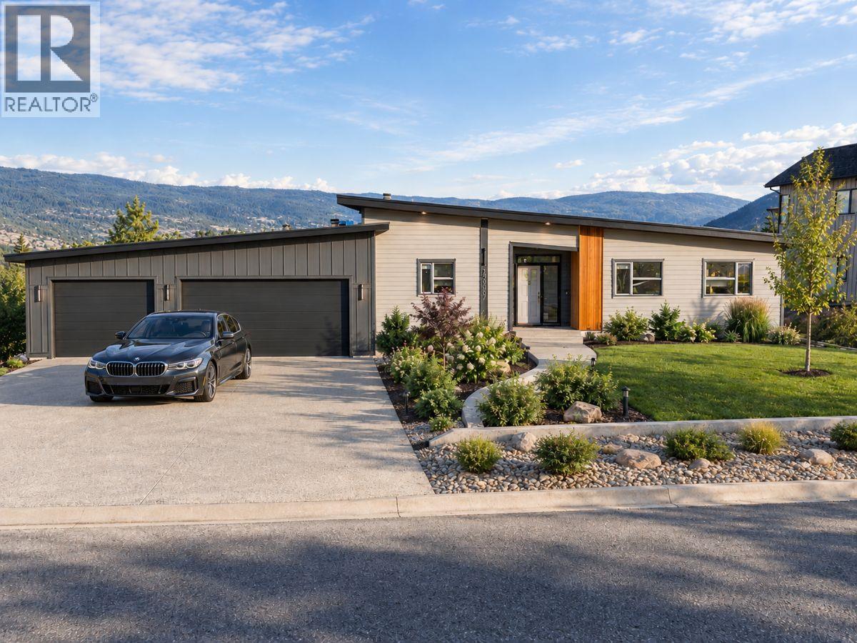 17587 Sanborn Street, Summerland, British Columbia  V0H 1Z3 - Photo 1 - 10401835