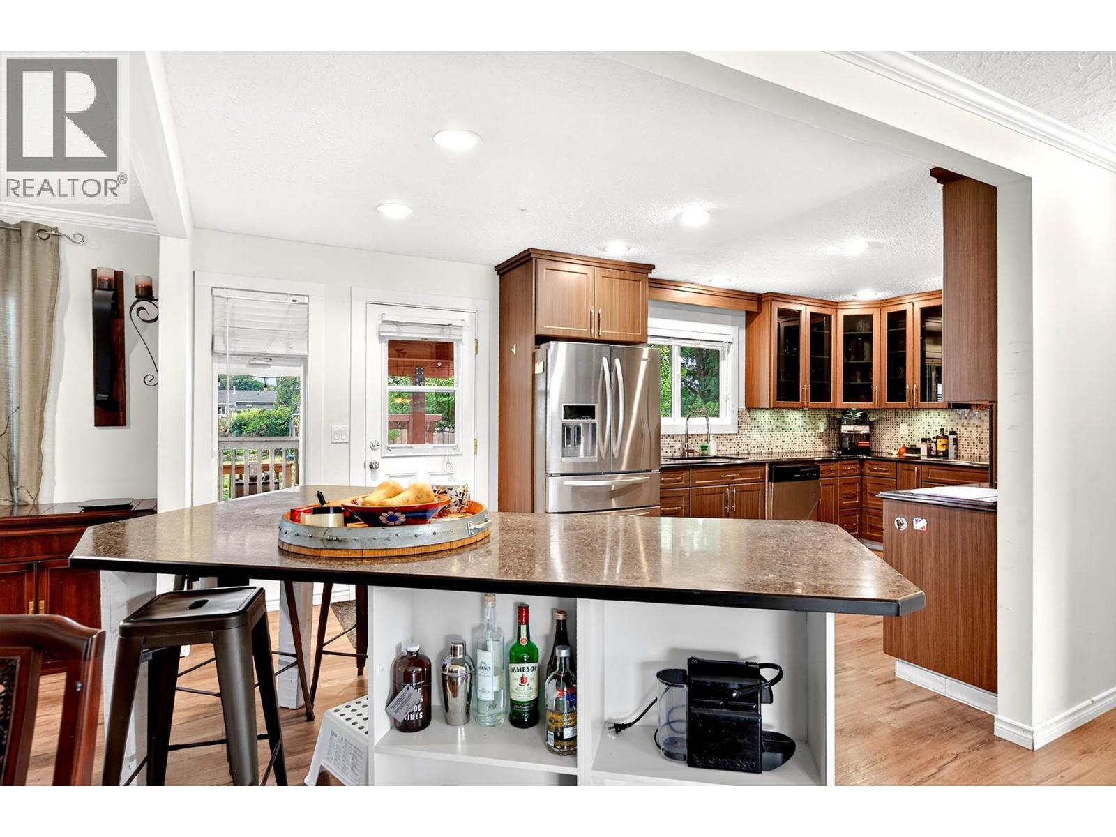 4634 Stevens Drive, Kamloops, British Columbia  V2H 1L5 - Photo 10 - 10401769