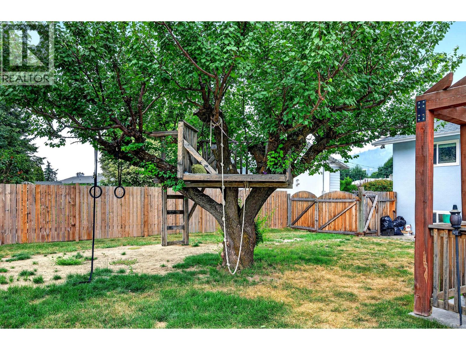 4634 Stevens Drive, Kamloops, British Columbia  V2H 1L5 - Photo 49 - 10401769