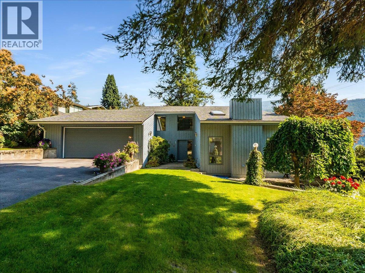 1512 Nasookin Road, Nelson, British Columbia  V1L 6J6 - Photo 1 - 10401928