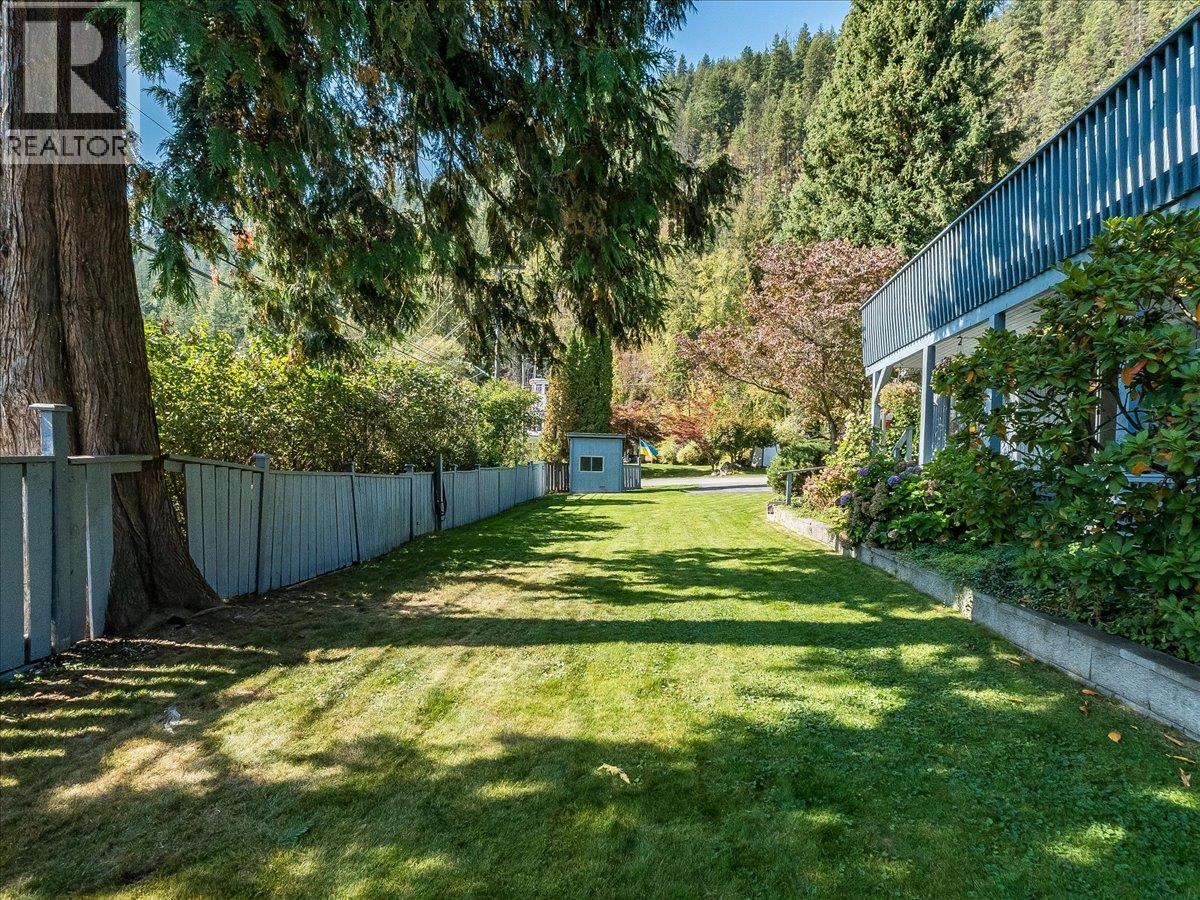 1512 Nasookin Road, Nelson, British Columbia  V1L 6J6 - Photo 10 - 10401928