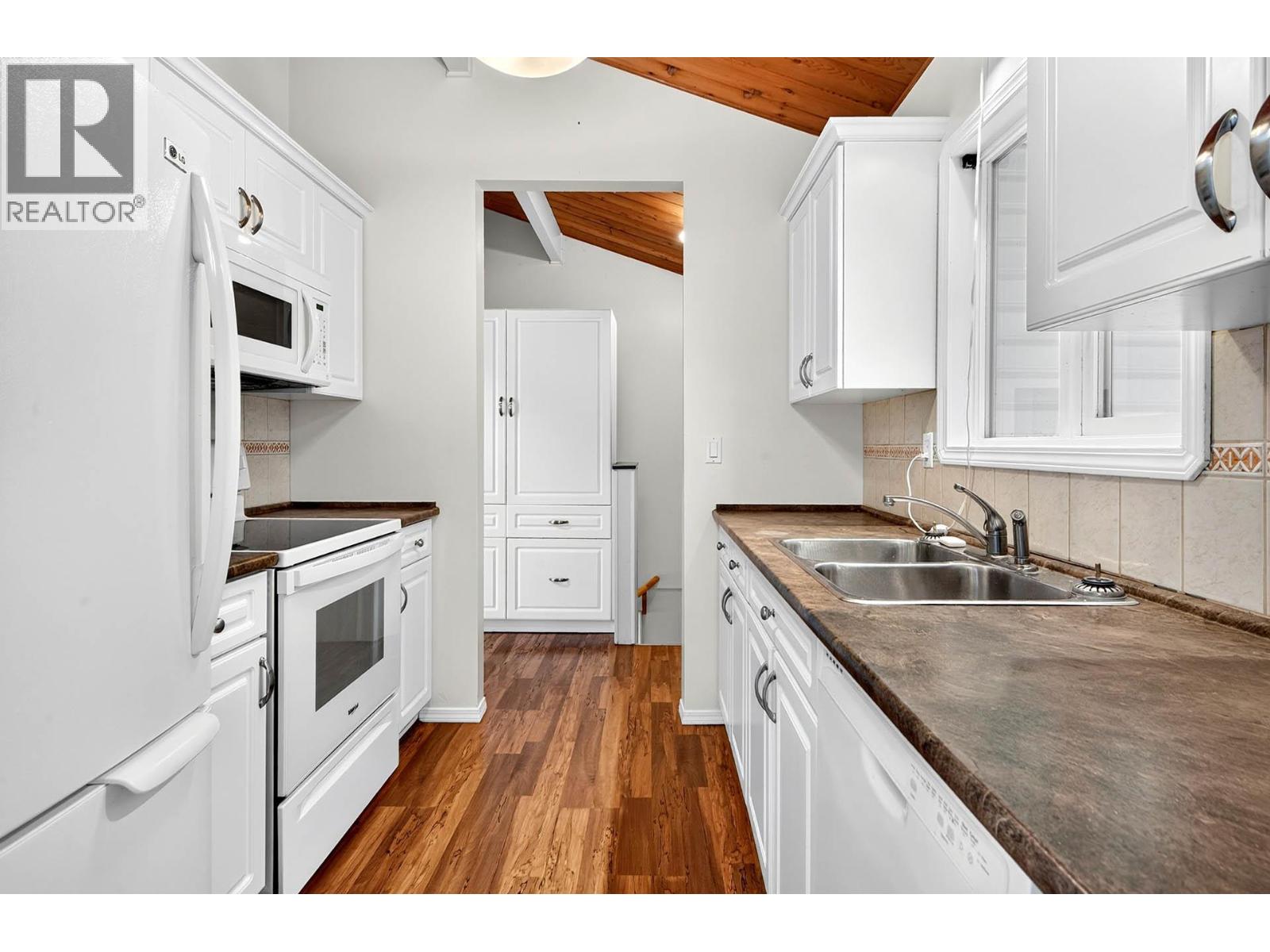 3564 Bank Road, Kamloops, British Columbia  V2B 7A6 - Photo 11 - 10401666