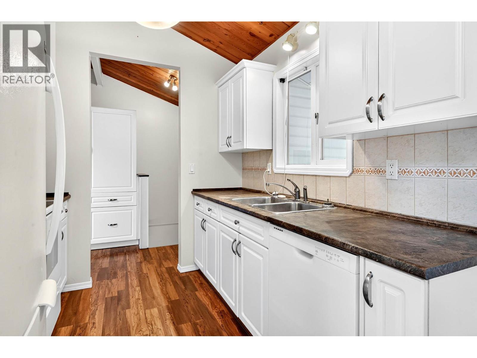 3564 Bank Road, Kamloops, British Columbia  V2B 7A6 - Photo 12 - 10401666