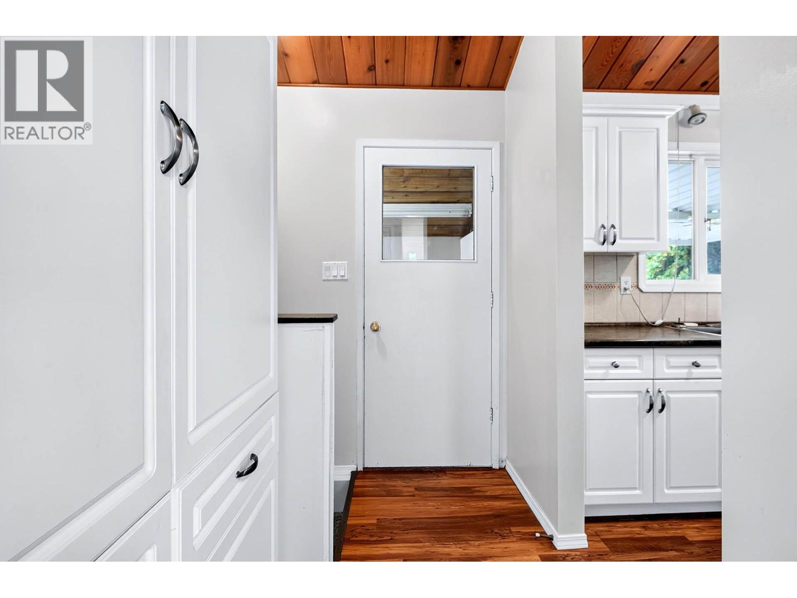 3564 Bank Road, Kamloops, British Columbia  V2B 7A6 - Photo 8 - 10401666