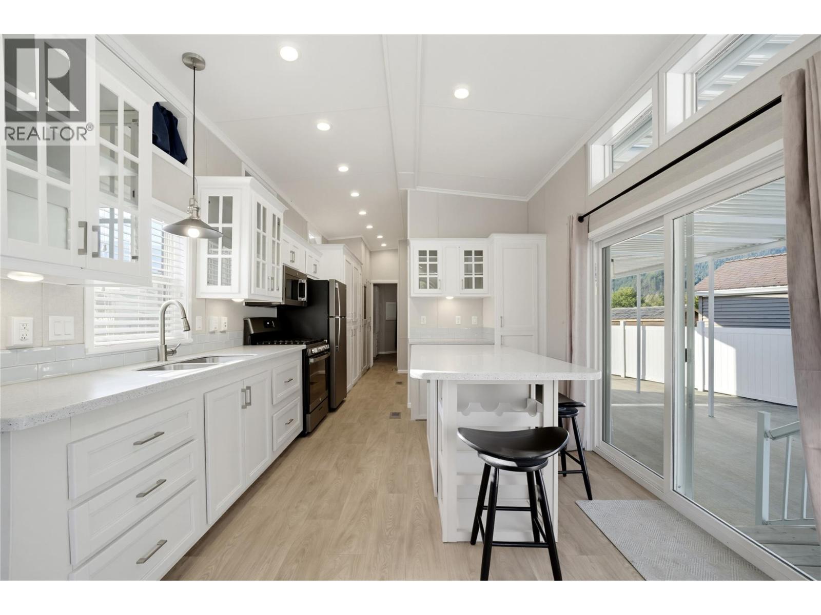 1383 Silver Sands Road Unit# 68, Sicamous, British Columbia  V0E 2V4 - Photo 15 - 10401388