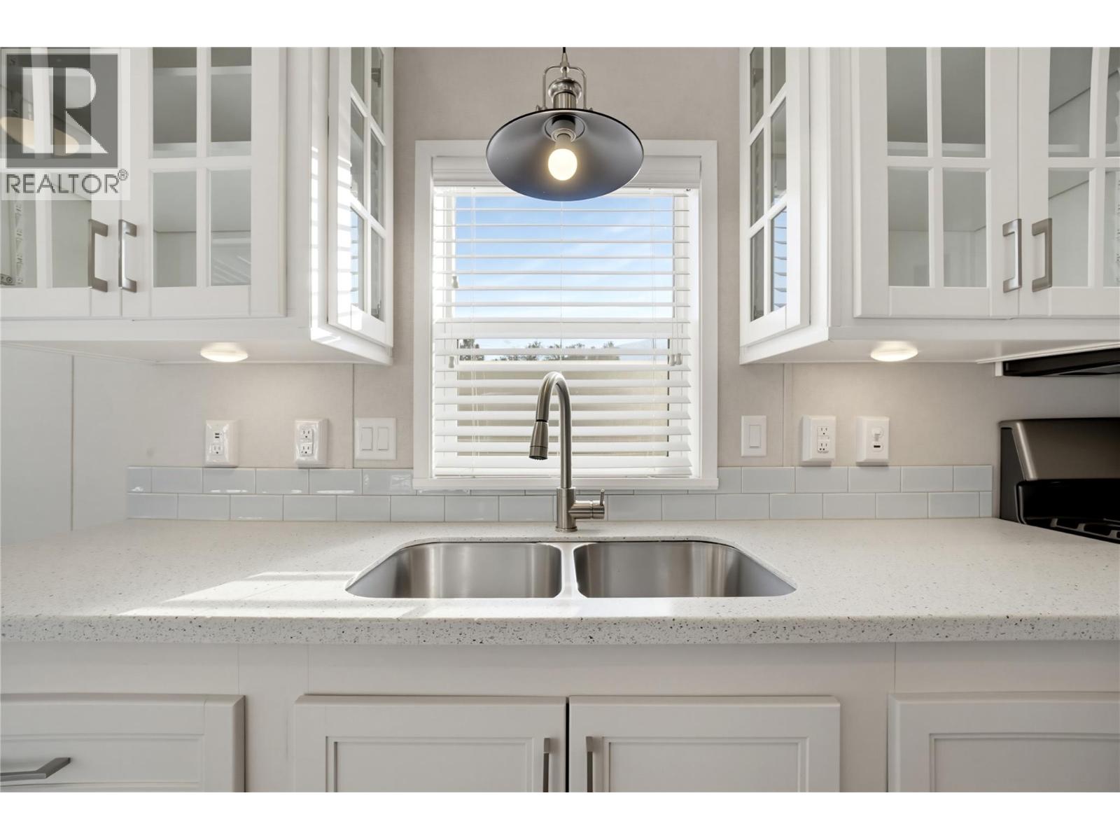 1383 Silver Sands Road Unit# 68, Sicamous, British Columbia  V0E 2V4 - Photo 18 - 10401388
