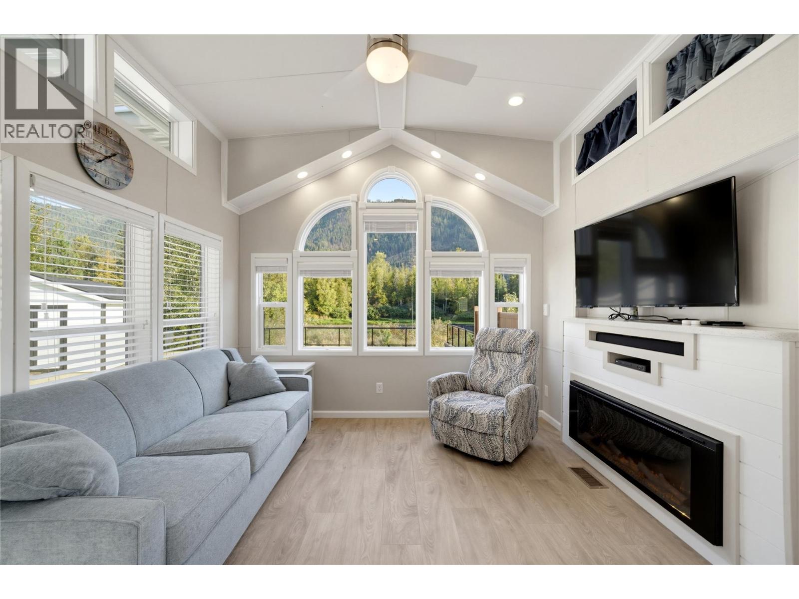 1383 Silver Sands Road Unit# 68, Sicamous, British Columbia  V0E 2V4 - Photo 22 - 10401388