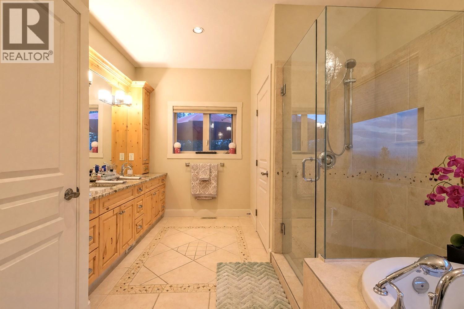 3420 Camelback Drive, Kelowna, British Columbia  V1X 8A8 - Photo 50 - 10401192