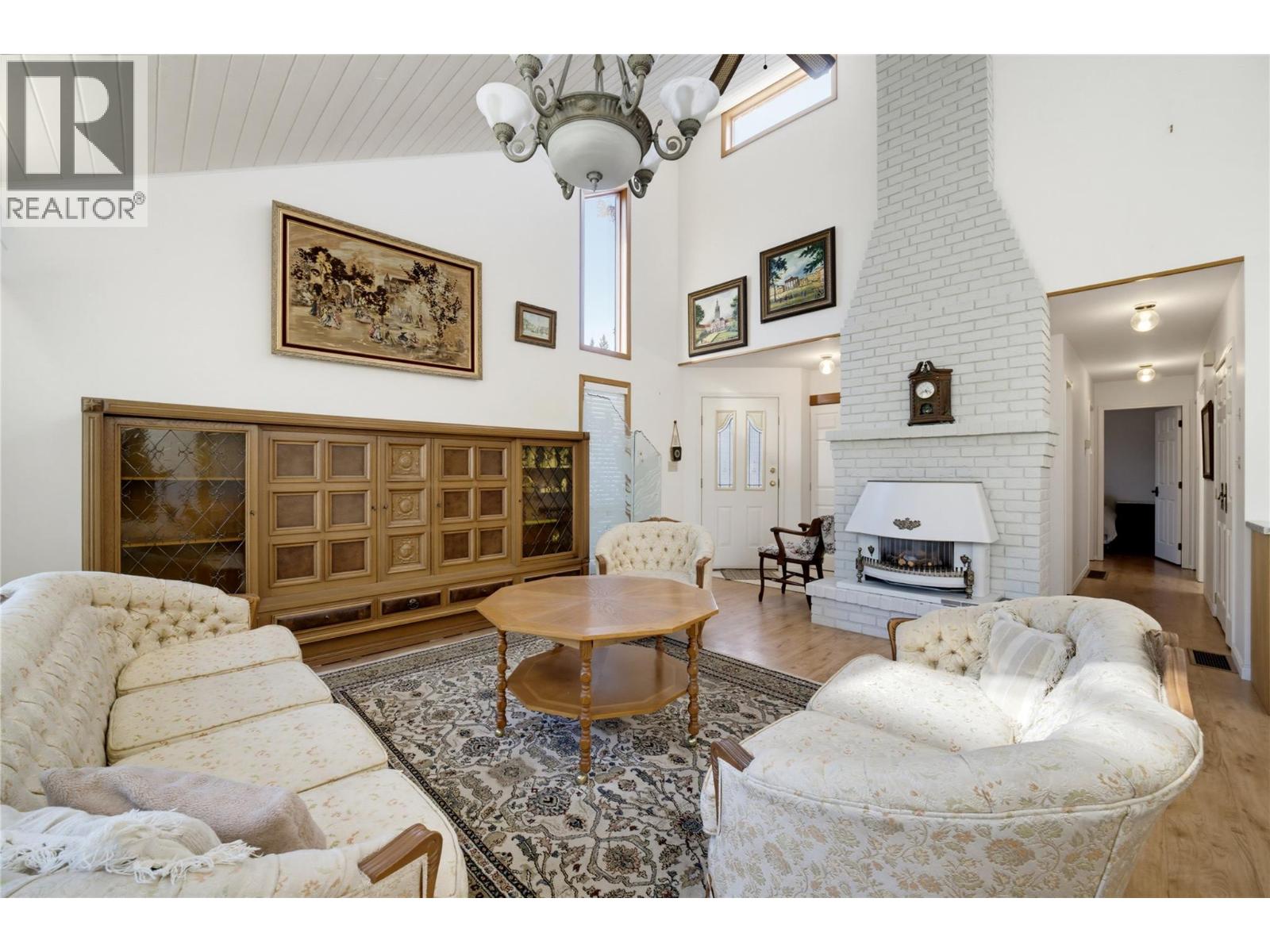 370 10 Avenue Se, Salmon Arm, British Columbia  V1E 2C3 - Photo 10 - 10401960