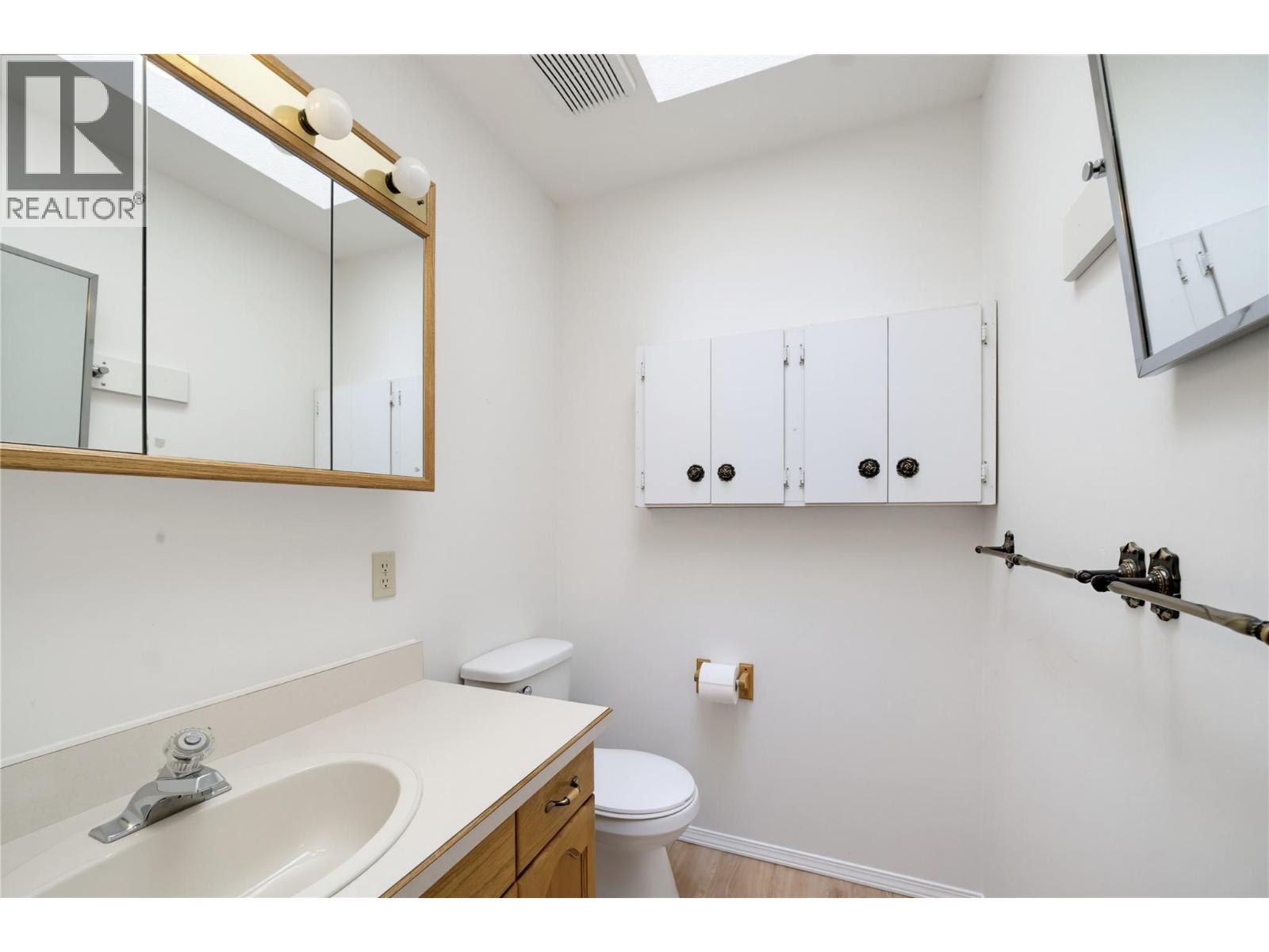 370 10 Avenue Se, Salmon Arm, British Columbia  V1E 2C3 - Photo 20 - 10401960