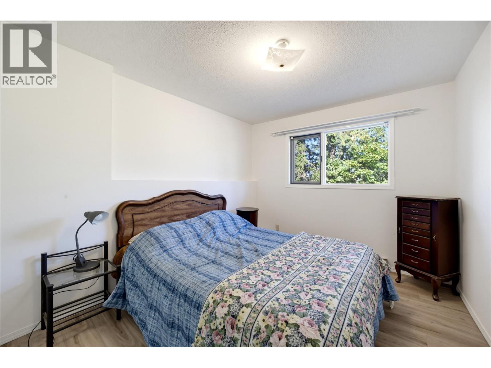 370 10 Avenue Se, Salmon Arm, British Columbia  V1E 2C3 - Photo 37 - 10401960