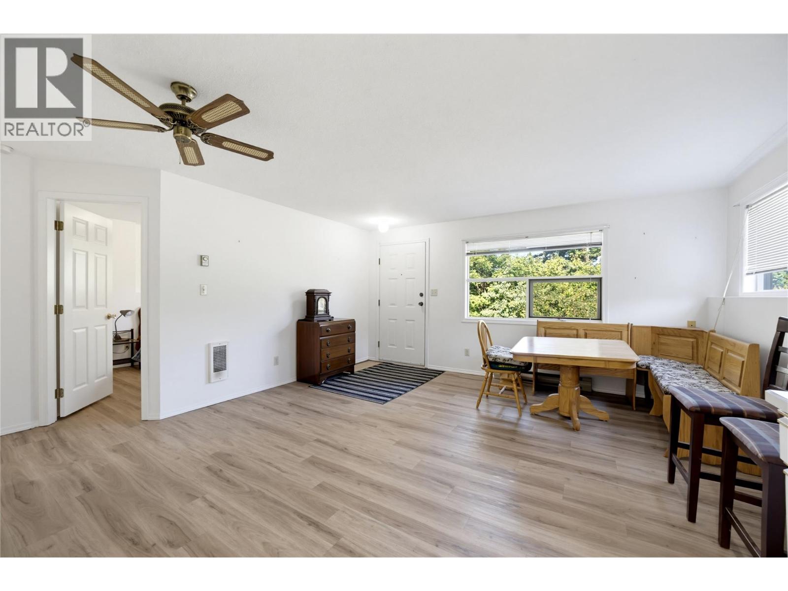370 10 Avenue Se, Salmon Arm, British Columbia  V1E 2C3 - Photo 43 - 10401960