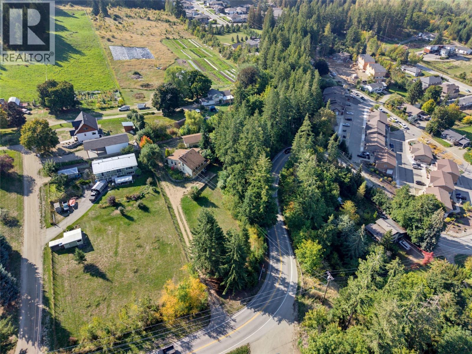 370 10 Avenue Se, Salmon Arm, British Columbia  V1E 2C3 - Photo 47 - 10401960