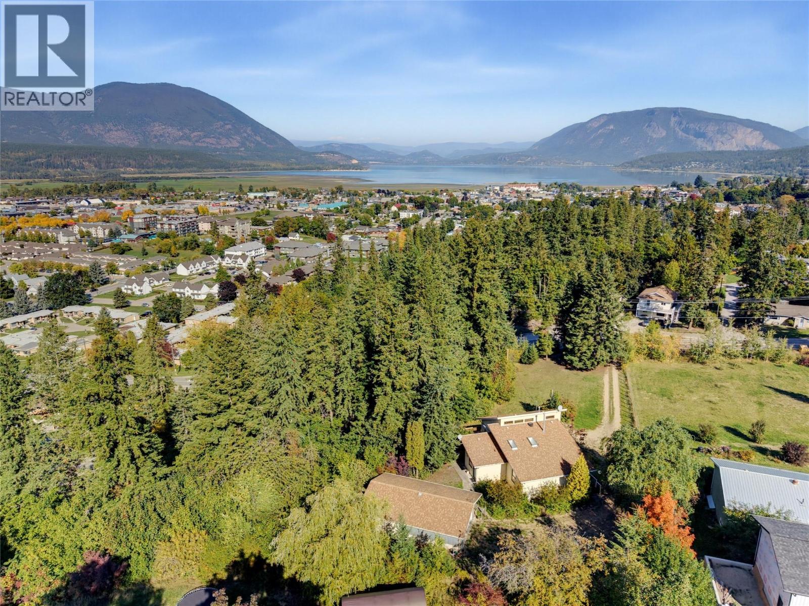 370 10 Avenue Se, Salmon Arm, British Columbia  V1E 2C3 - Photo 52 - 10401960