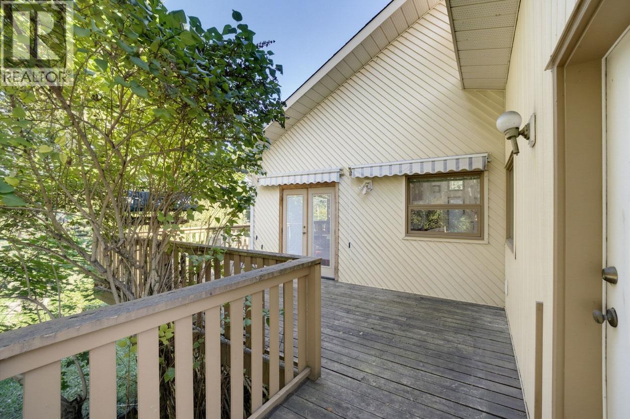 370 10 Avenue Se, Salmon Arm, British Columbia  V1E 2C3 - Photo 62 - 10401960
