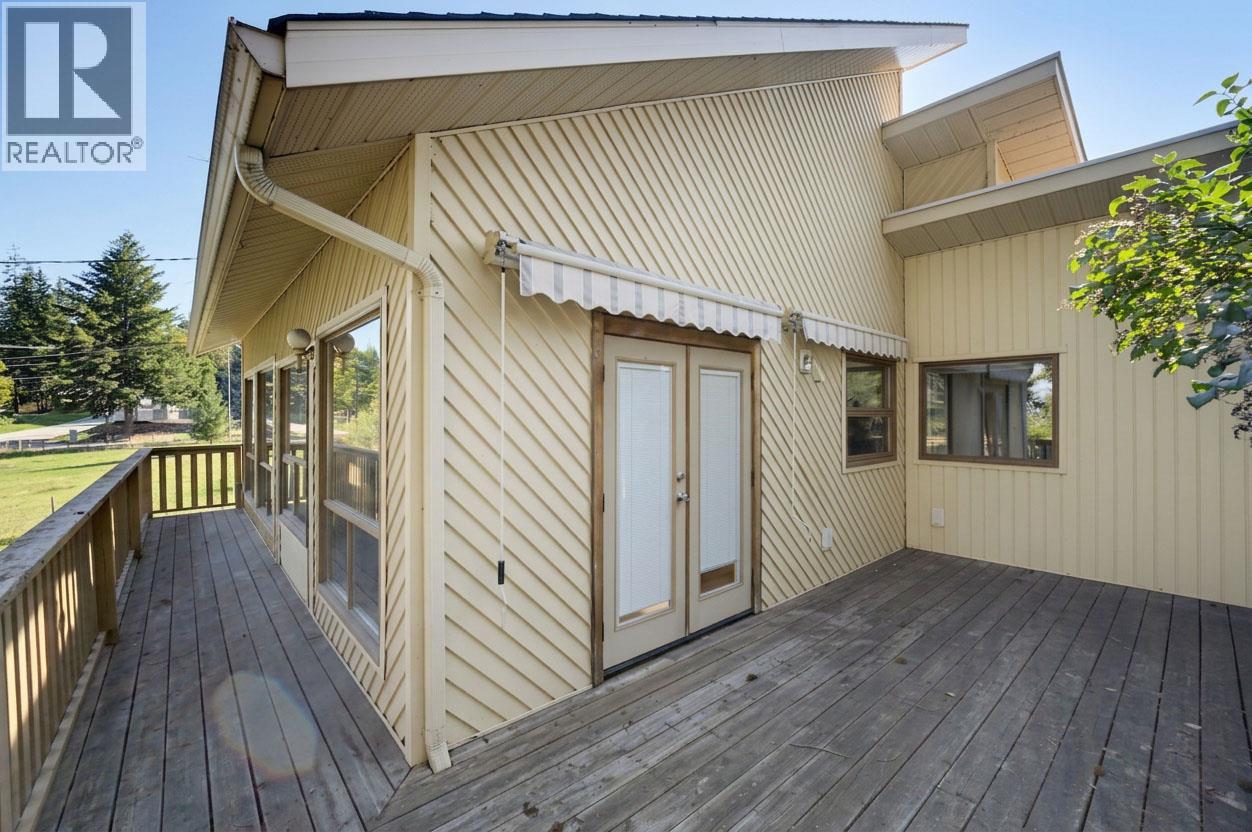 370 10 Avenue Se, Salmon Arm, British Columbia  V1E 2C3 - Photo 65 - 10401960