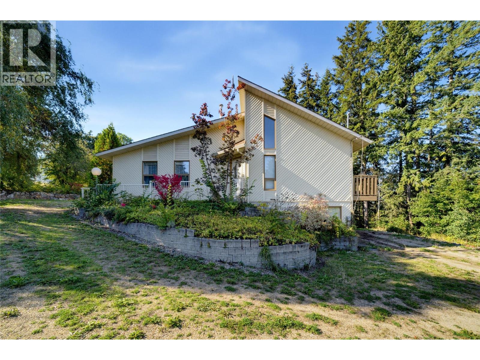 370 10 Avenue Se, Salmon Arm, British Columbia  V1E 2C3 - Photo 77 - 10401960