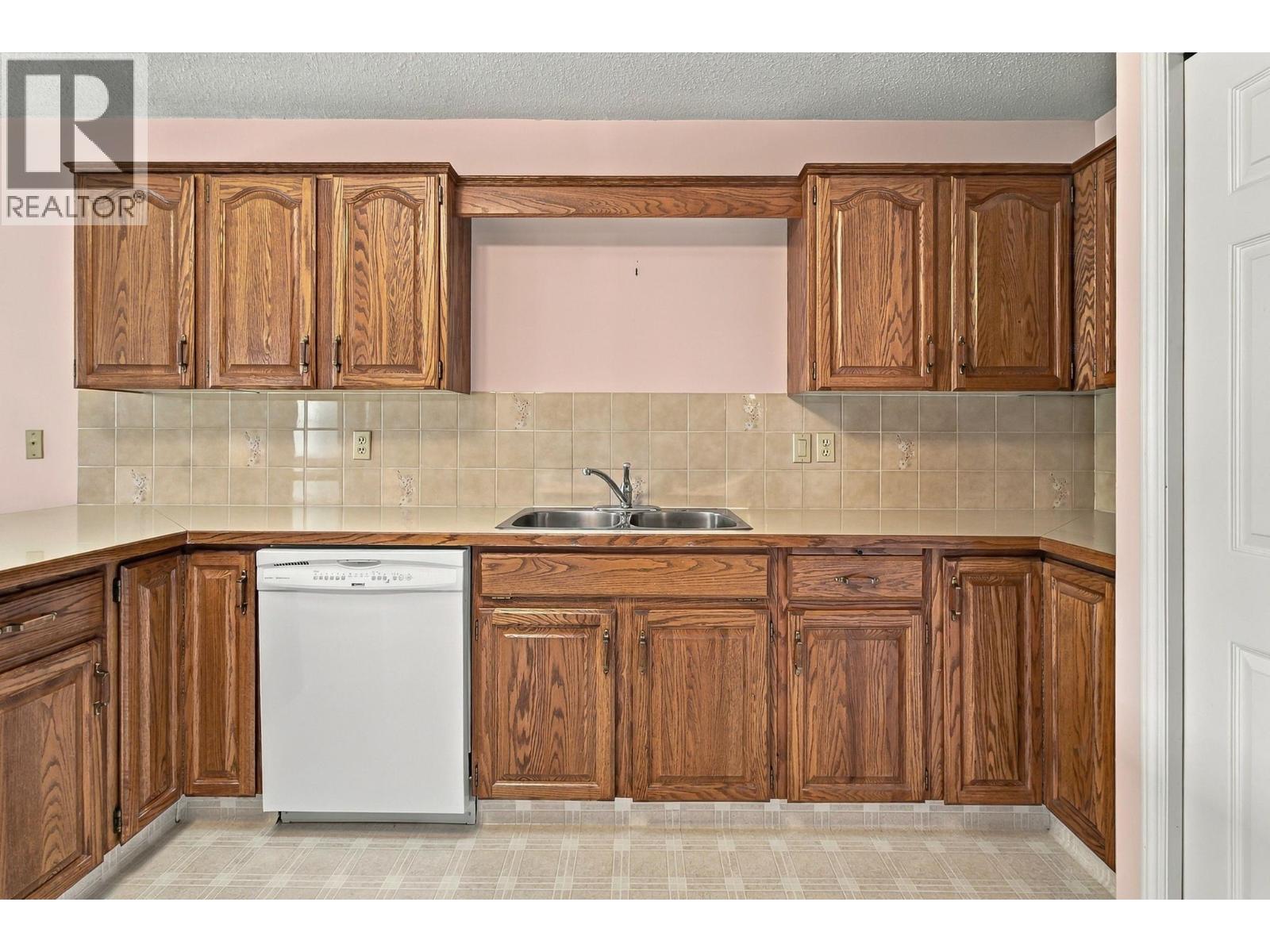 2200 Gordon Drive Unit# 34, Kelowna, British Columbia  V1Y 8T7 - Photo 13 - 10401843