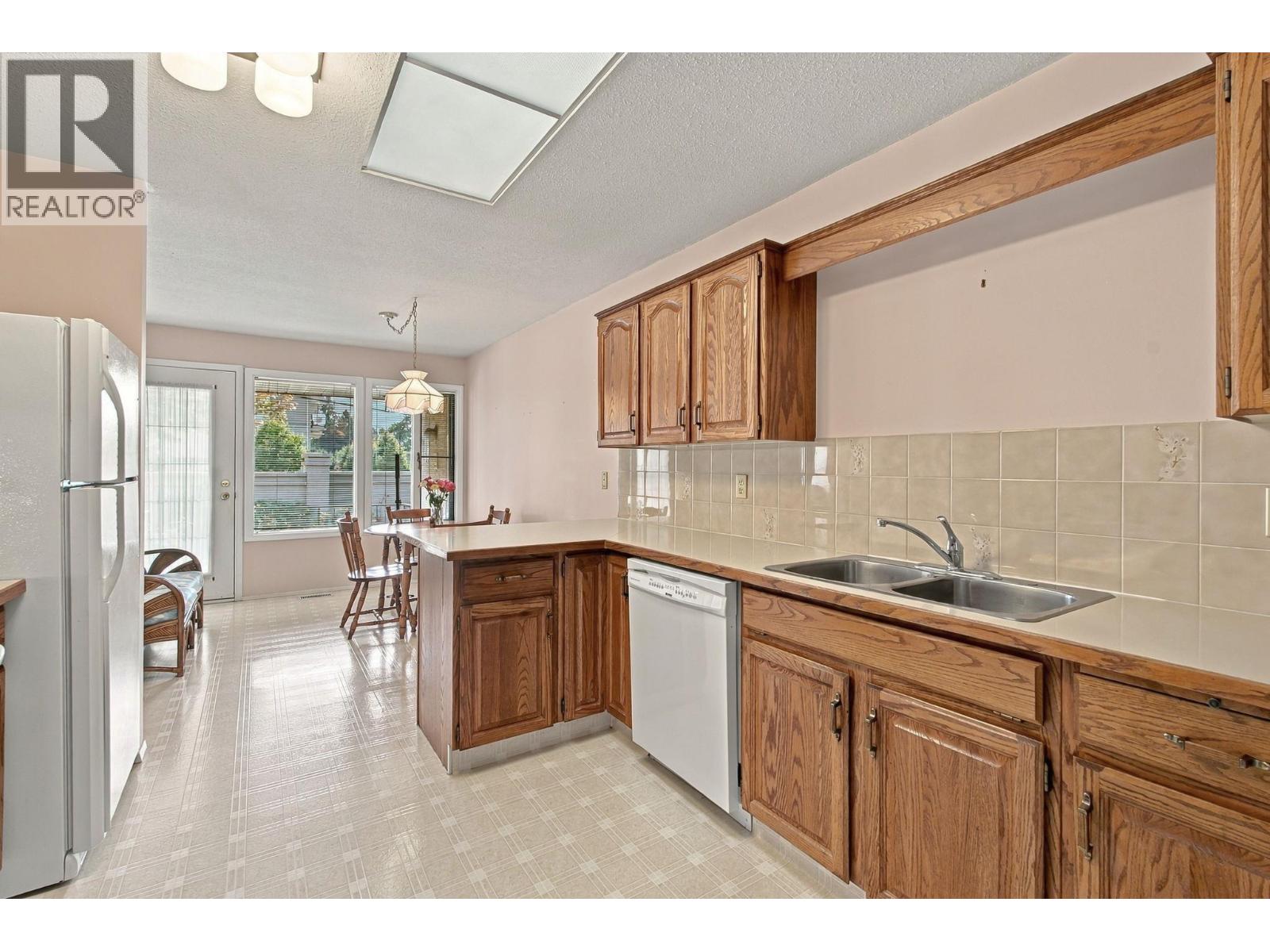 2200 Gordon Drive Unit# 34, Kelowna, British Columbia  V1Y 8T7 - Photo 14 - 10401843