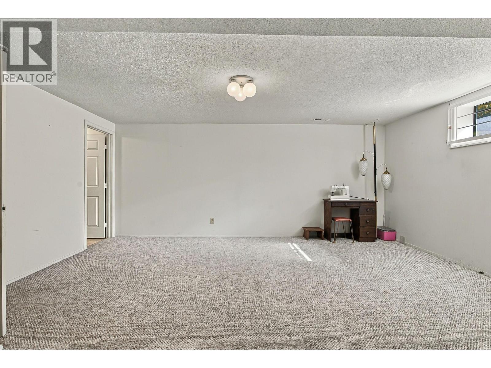 2200 Gordon Drive Unit# 34, Kelowna, British Columbia  V1Y 8T7 - Photo 28 - 10401843