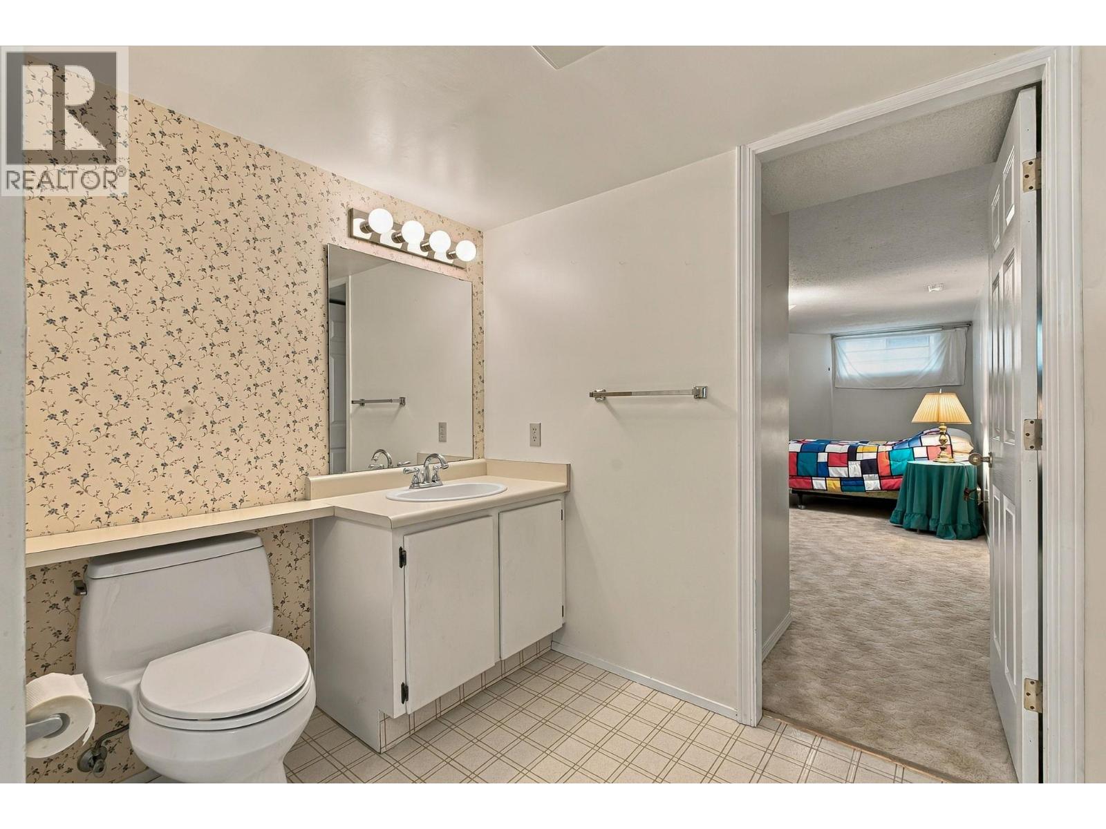 2200 Gordon Drive Unit# 34, Kelowna, British Columbia  V1Y 8T7 - Photo 5 - 10401843