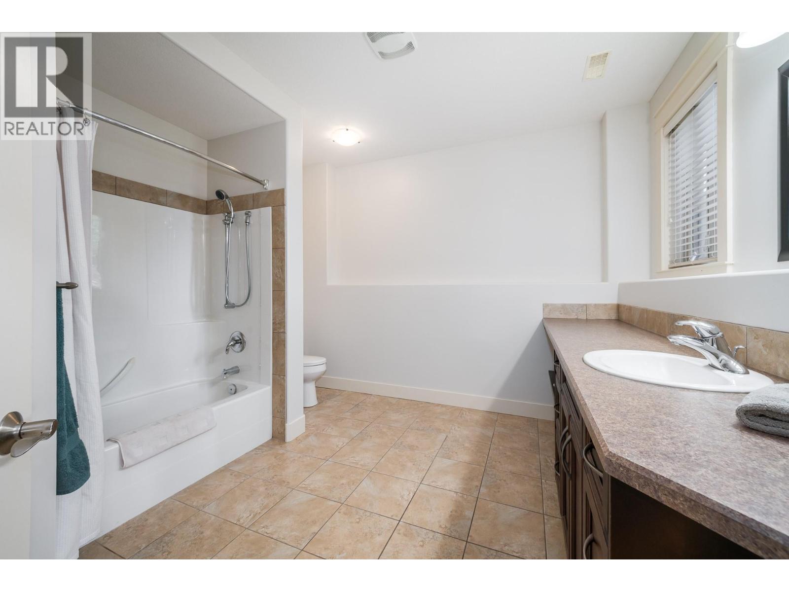 708 Traditions Crescent, Kelowna, British Columbia  V1V 2Y2 - Photo 55 - 10401511