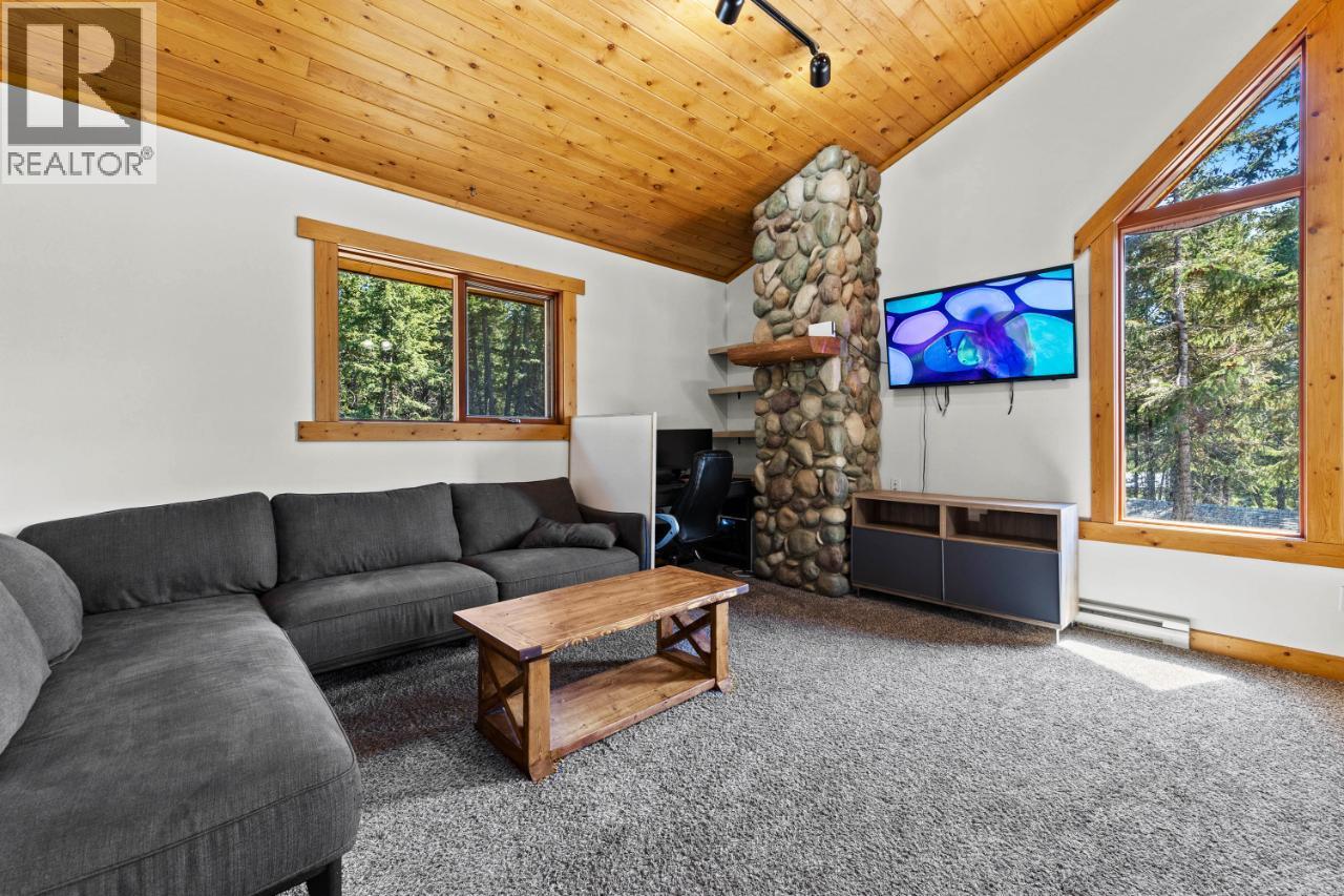 2943 Piva Road, Kamloops, British Columbia  V0E 3E1 - Photo 10 - 10401967
