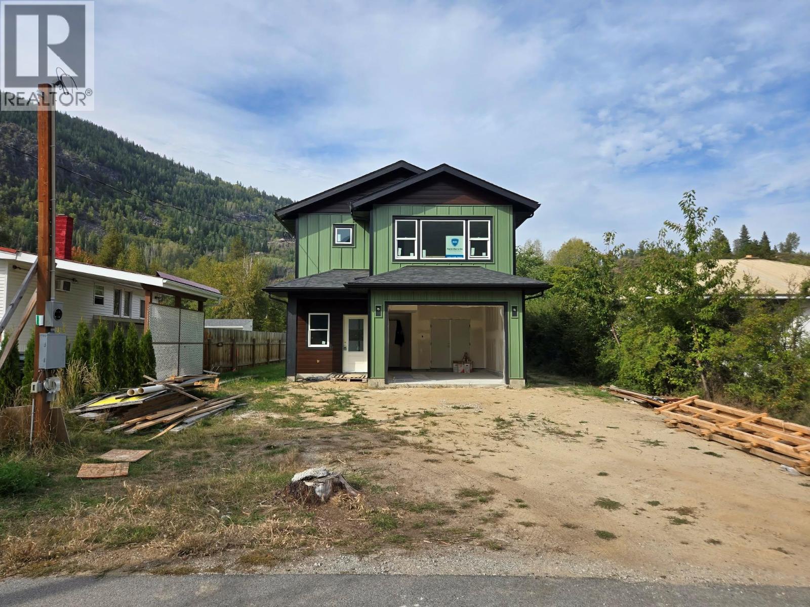 209 12th Avenue Frontage Road, Genelle, British Columbia  V0G 1G0 - Photo 4 - 10401957