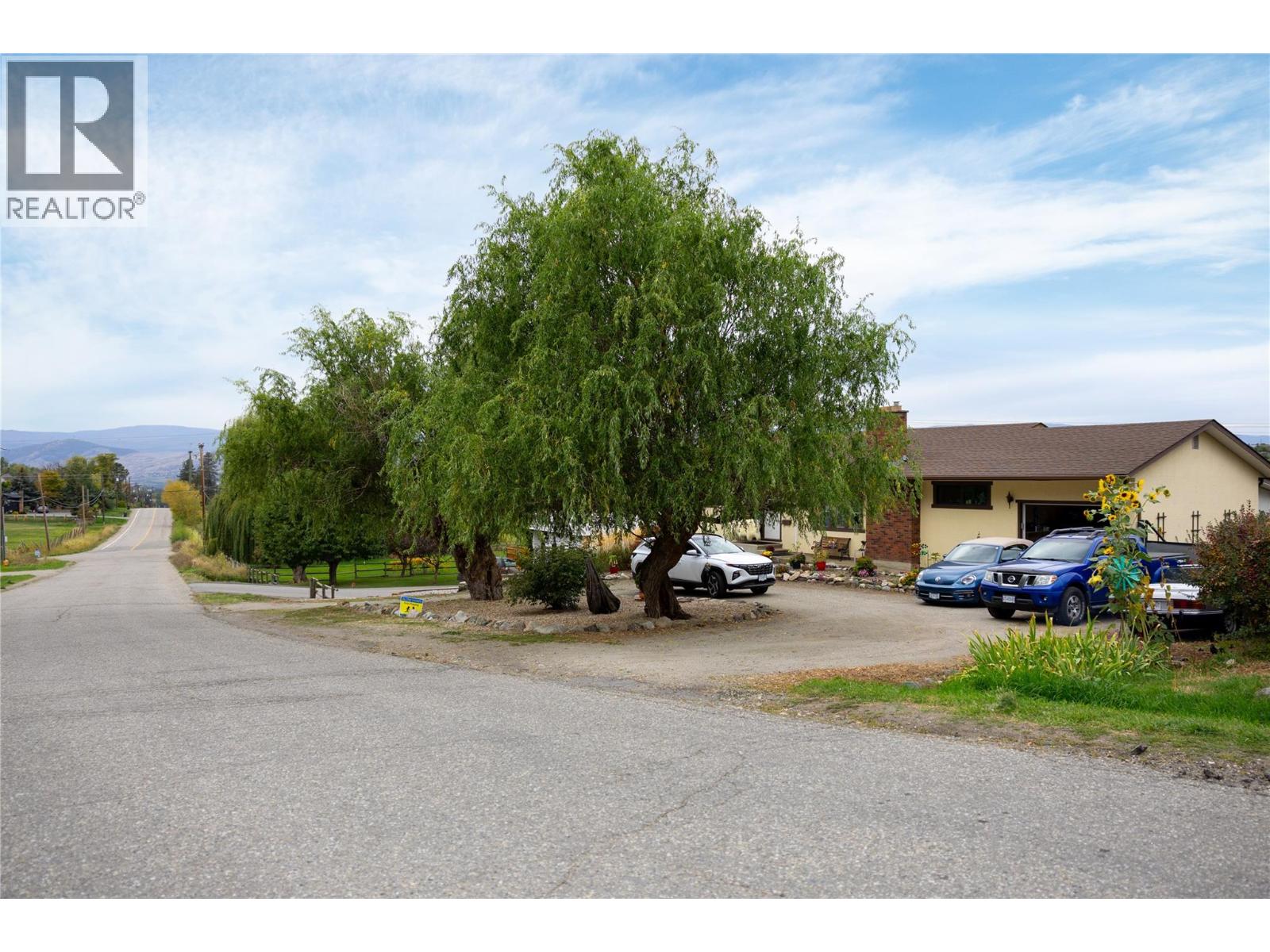537 Robin Road, Vernon, British Columbia  V1B 3B2 - Photo 1 - 10401933