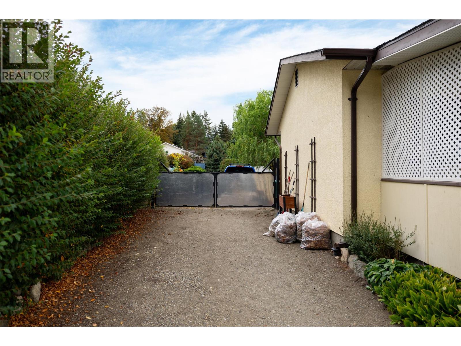 537 Robin Road, Vernon, British Columbia  V1B 3B2 - Photo 33 - 10401933