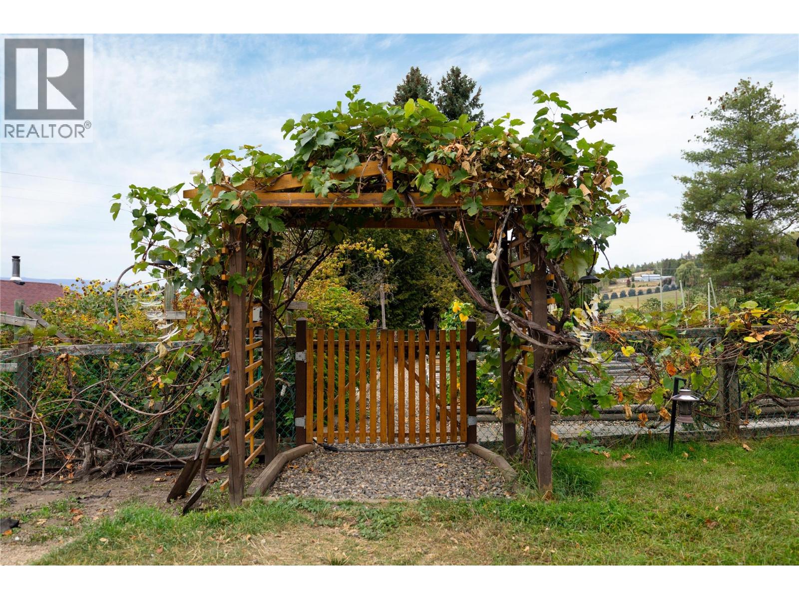 537 Robin Road, Vernon, British Columbia  V1B 3B2 - Photo 42 - 10401933