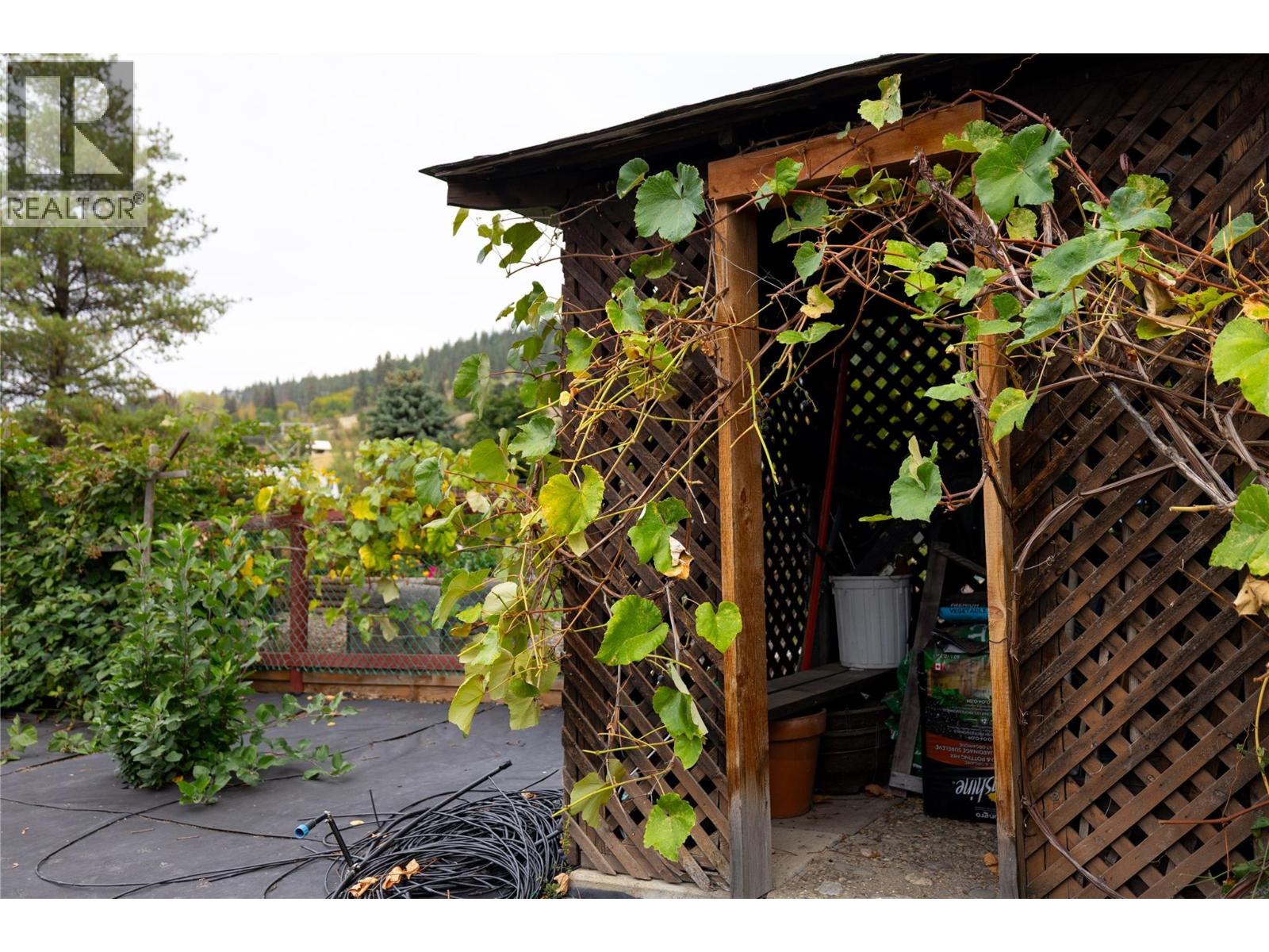 537 Robin Road, Vernon, British Columbia  V1B 3B2 - Photo 43 - 10401933
