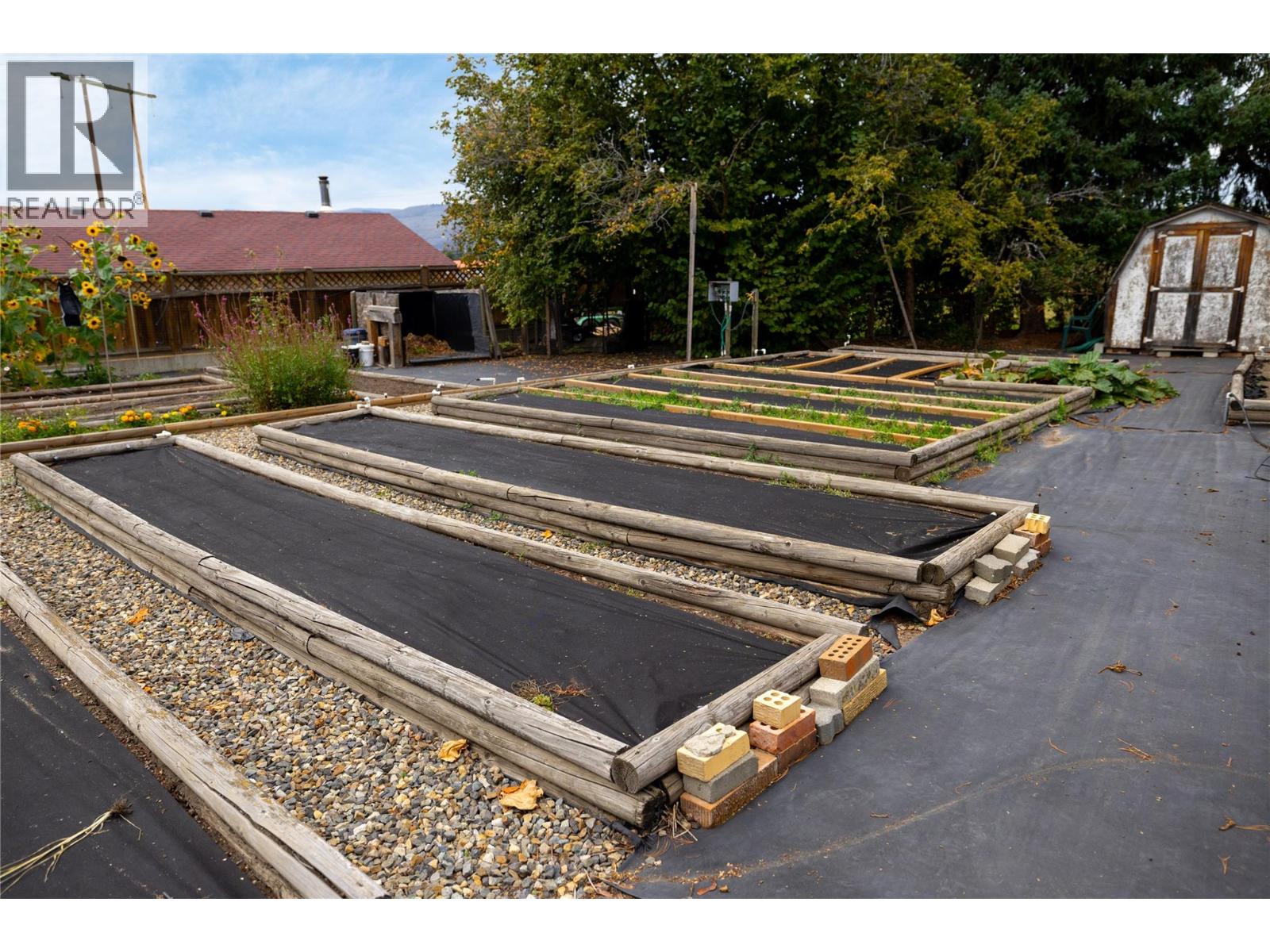 537 Robin Road, Vernon, British Columbia  V1B 3B2 - Photo 45 - 10401933