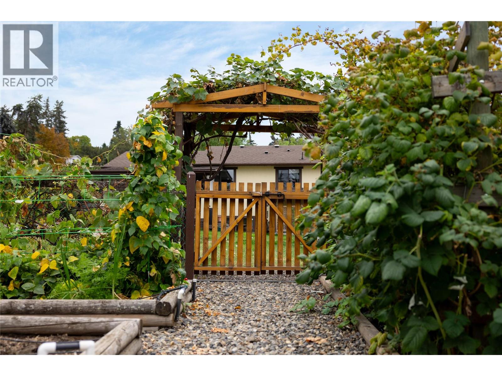 537 Robin Road, Vernon, British Columbia  V1B 3B2 - Photo 57 - 10401933