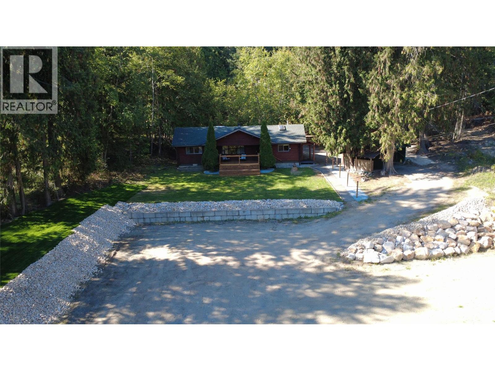 2452 Forest Drive, Blind Bay, British Columbia  V0E 1H2 - Photo 2 - 10401796