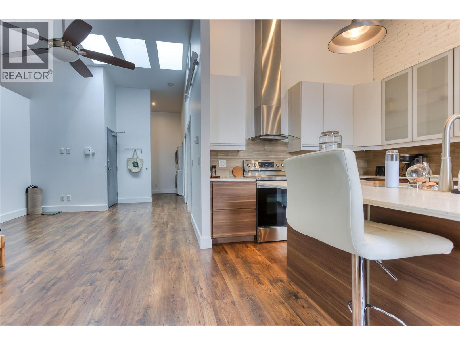 446 Baker Street, Nelson, British Columbia  V1L 4H8 - Photo 29 - 10401042