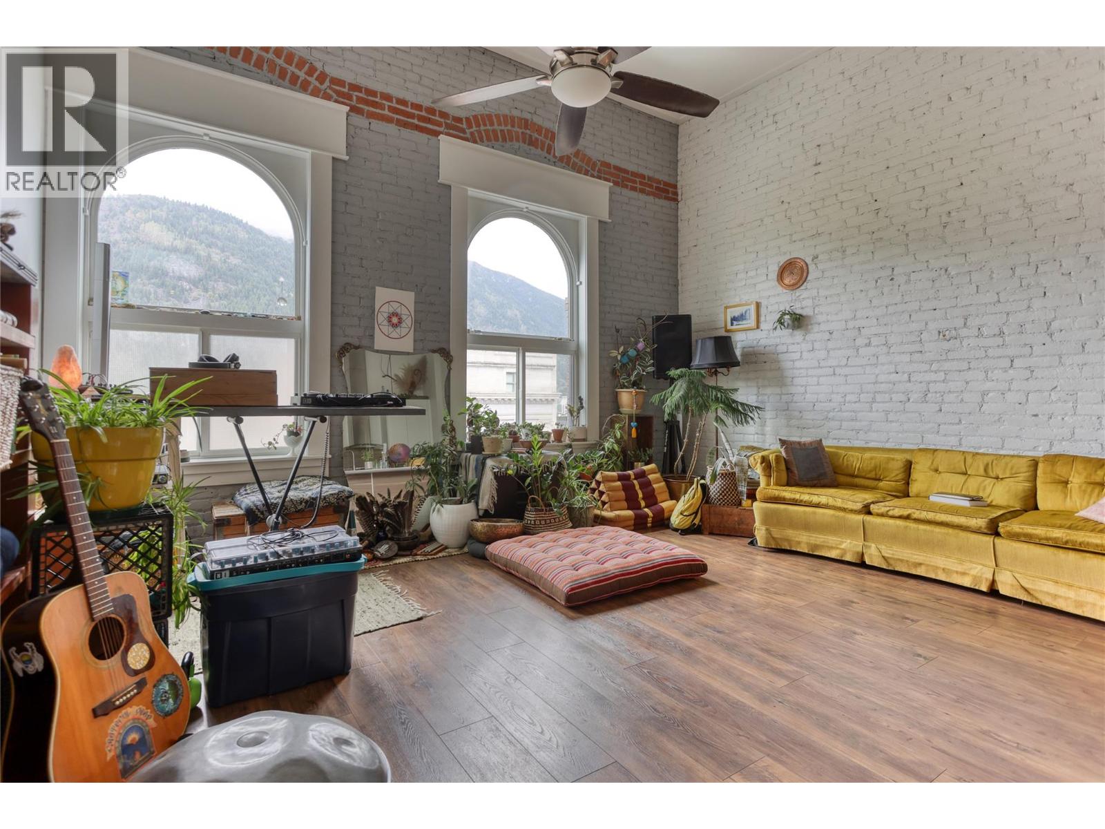 446 Baker Street, Nelson, British Columbia  V1L 4H8 - Photo 33 - 10401042