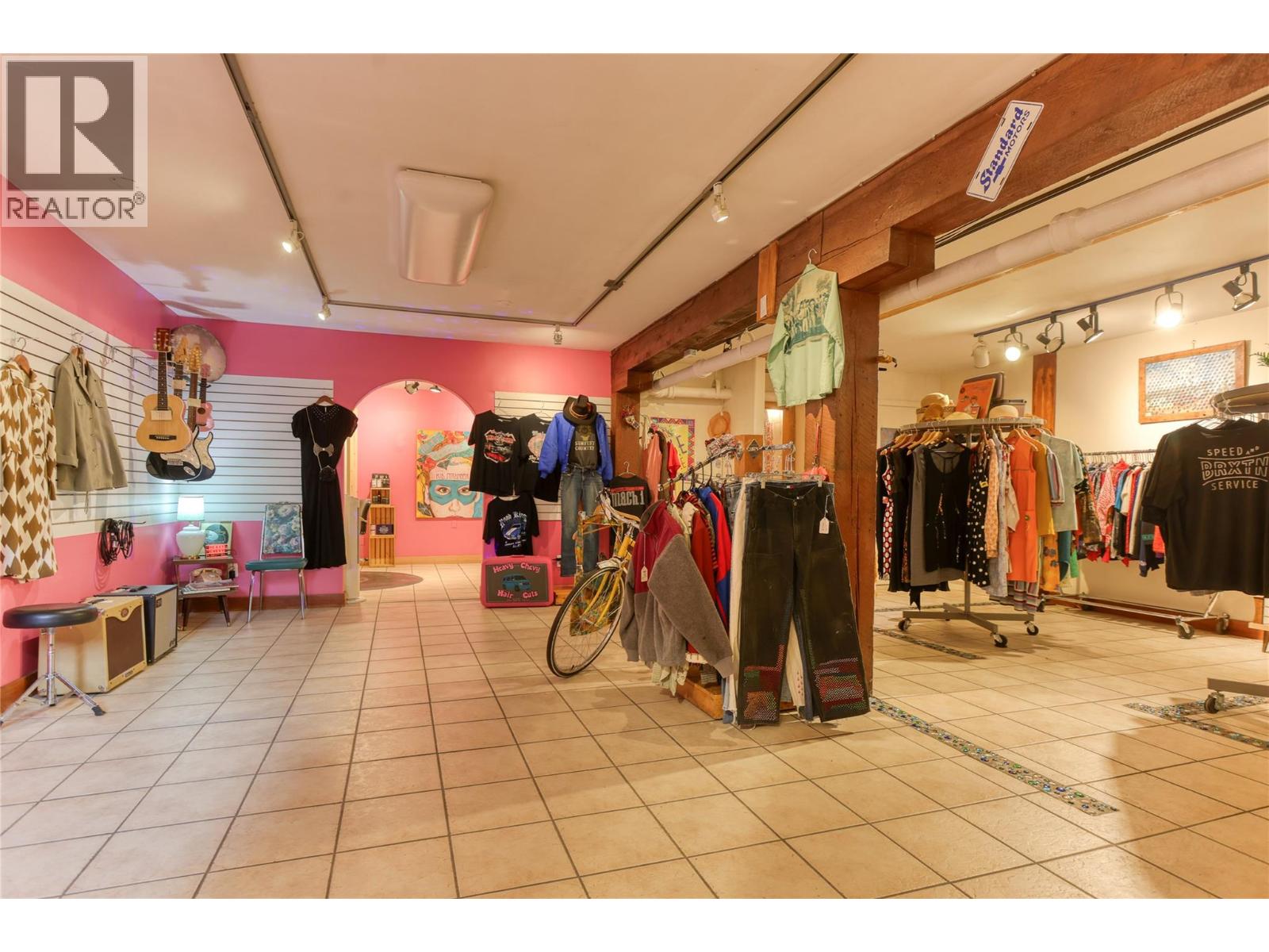 446 Baker Street, Nelson, British Columbia  V1L 4H8 - Photo 42 - 10401042