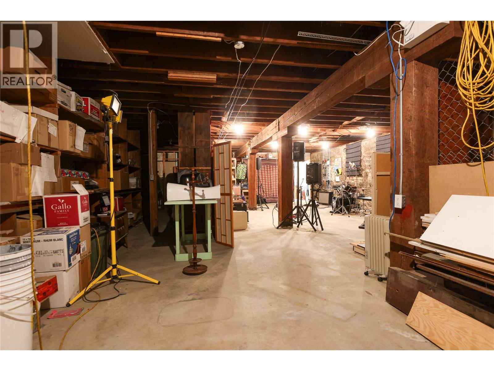 446 Baker Street, Nelson, British Columbia  V1L 4H8 - Photo 47 - 10401042