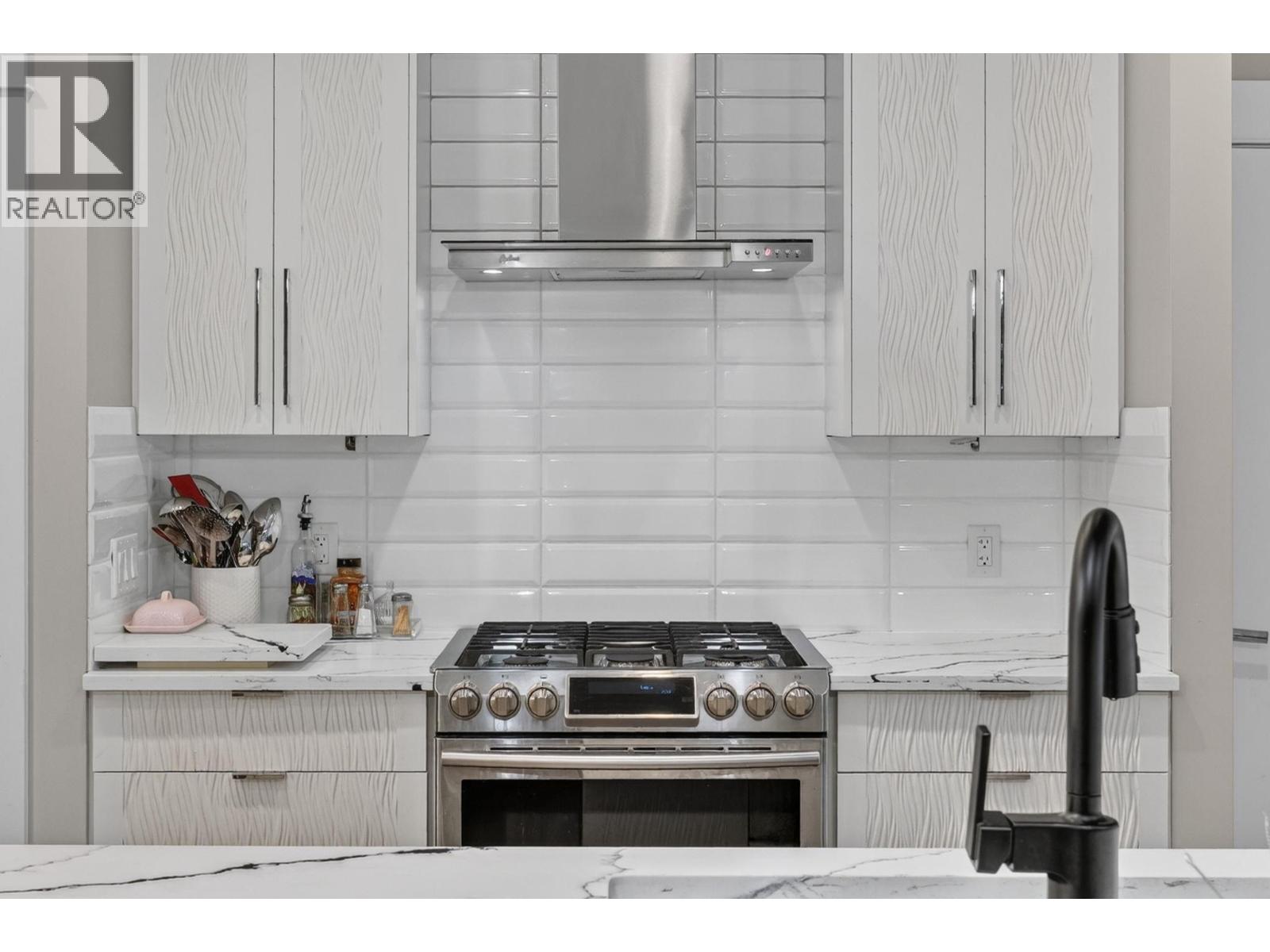3109 Capistrano Court, Kelowna, British Columbia  V1V 2A3 - Photo 10 - 10401399