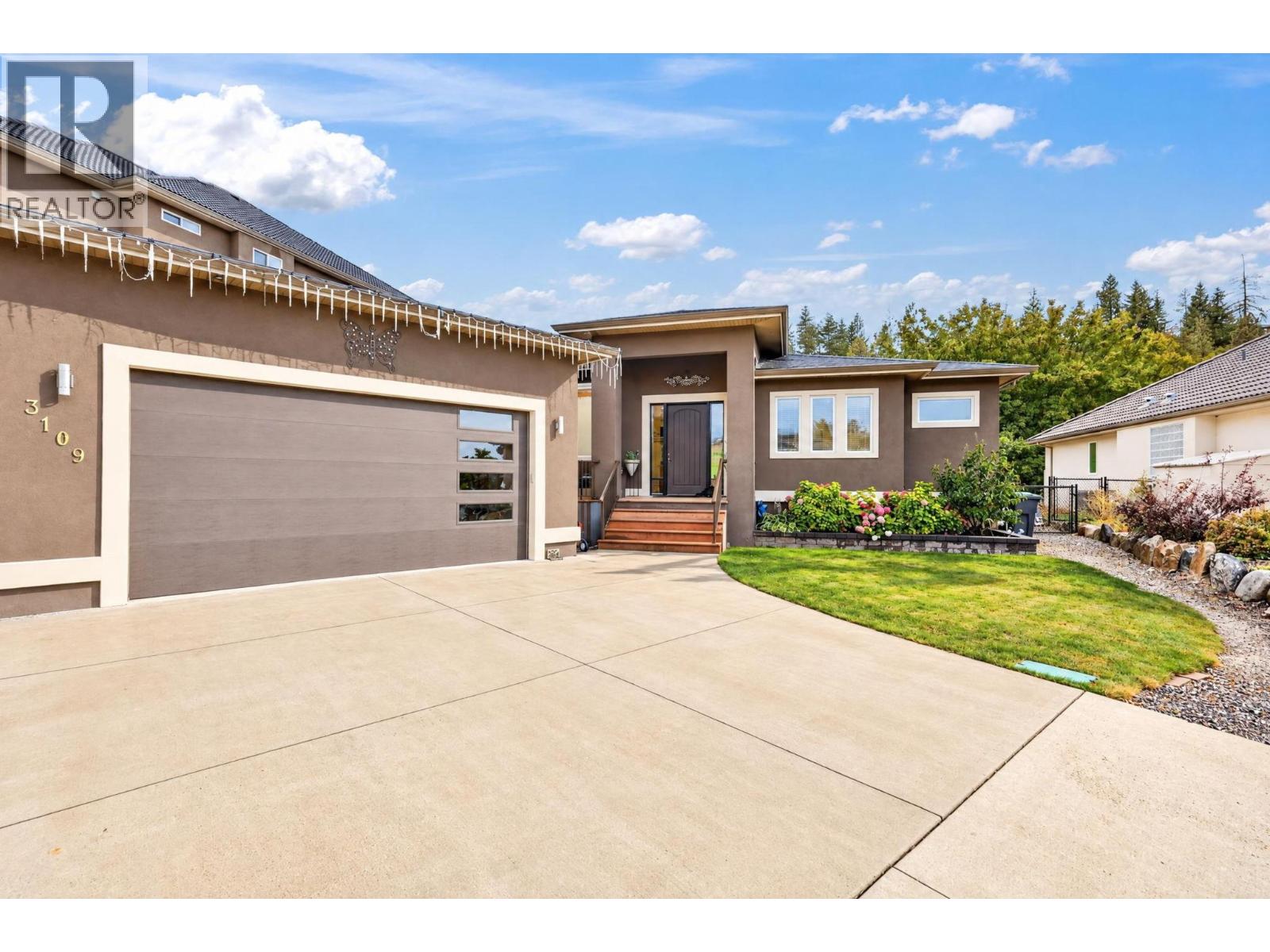 3109 Capistrano Court, Kelowna, British Columbia  V1V 2A3 - Photo 2 - 10401399