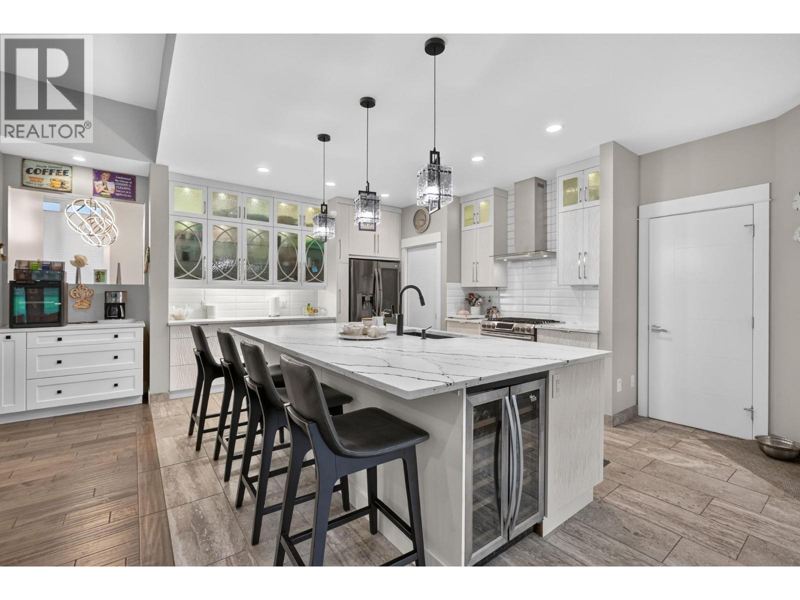 3109 Capistrano Court, Kelowna, British Columbia  V1V 2A3 - Photo 5 - 10401399