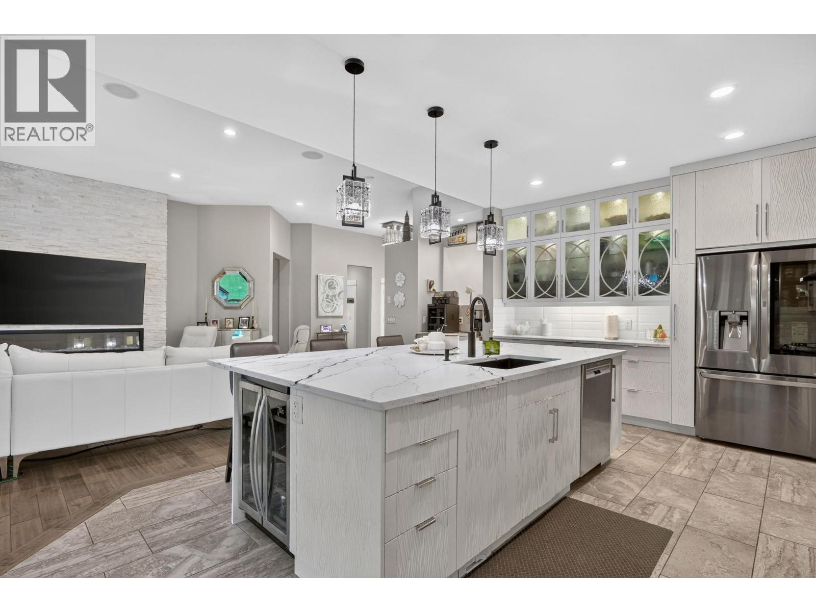 3109 Capistrano Court, Kelowna, British Columbia  V1V 2A3 - Photo 6 - 10401399