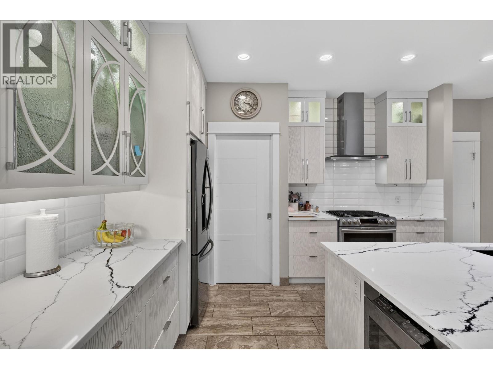 3109 Capistrano Court, Kelowna, British Columbia  V1V 2A3 - Photo 9 - 10401399