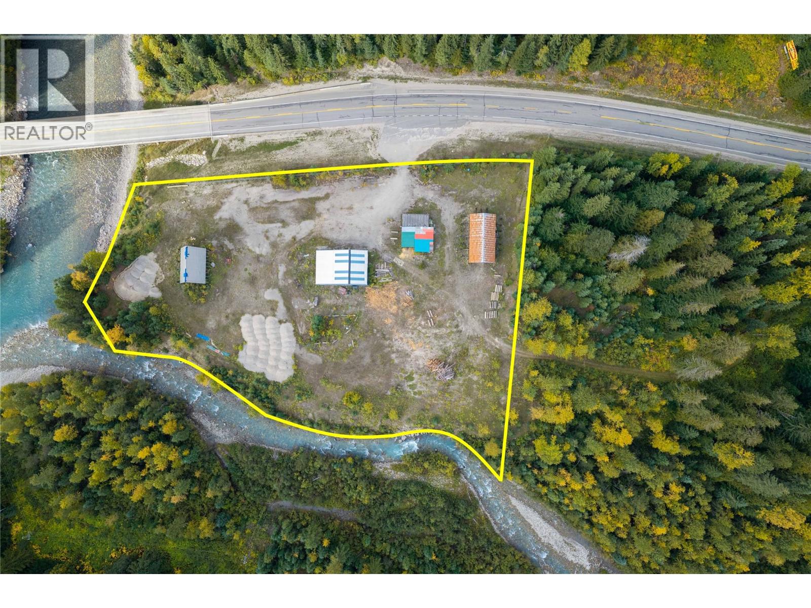 6950 Trans Canada Highway E, Revelstoke, British Columbia  V0E 2S0 - Photo 1 - 10401958