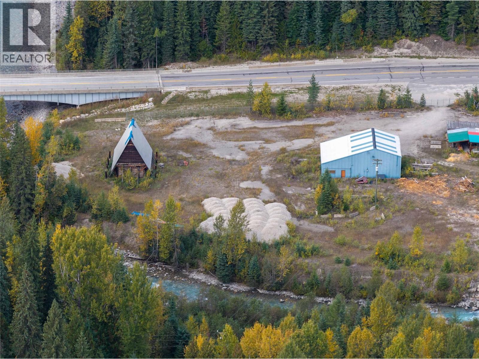 6950 Trans Canada Highway E, Revelstoke, British Columbia  V0E 2S0 - Photo 12 - 10401958