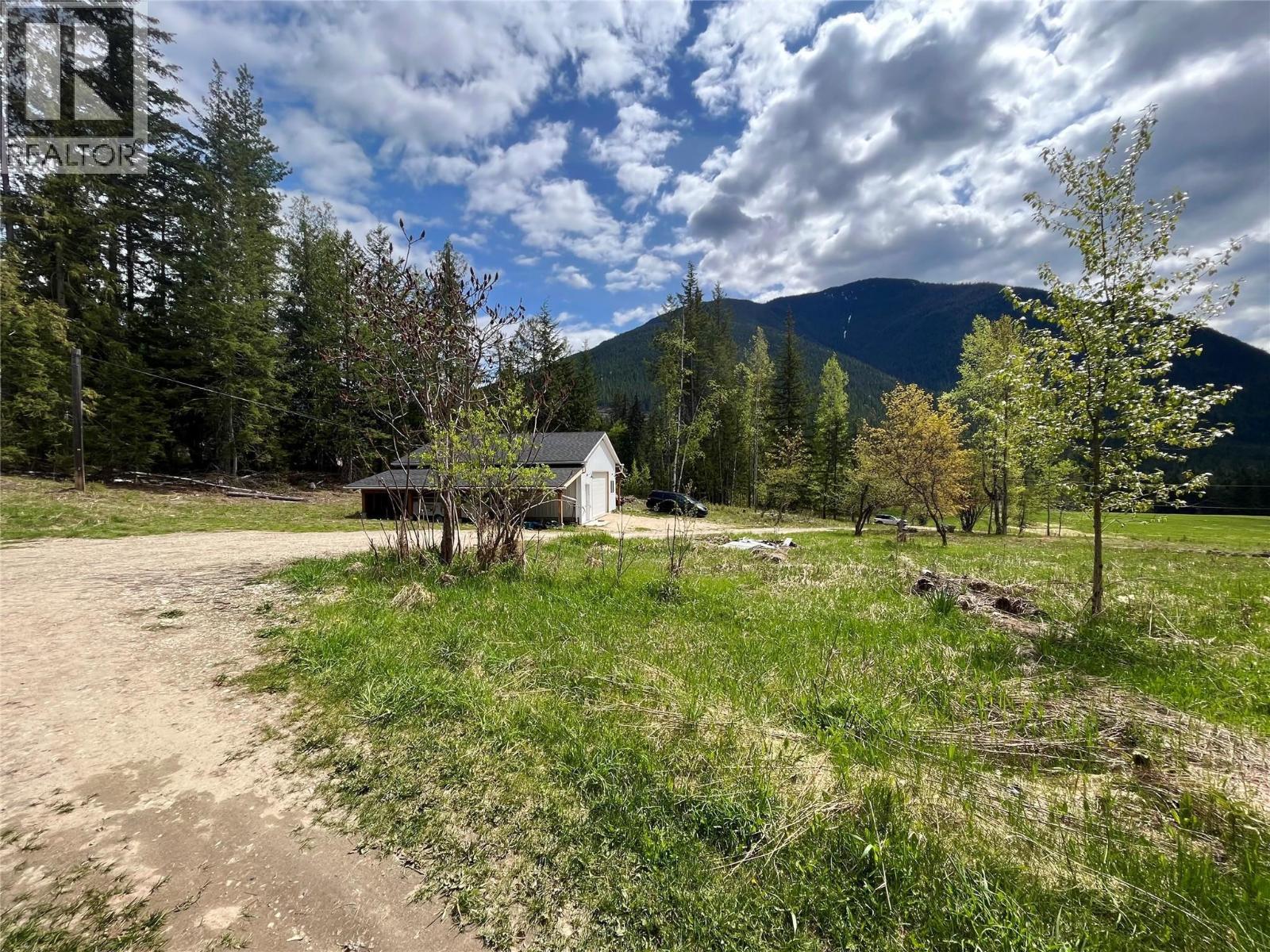 864 Bartley Road, Nakusp, British Columbia  V0G 1R1 - Photo 10 - 10401580