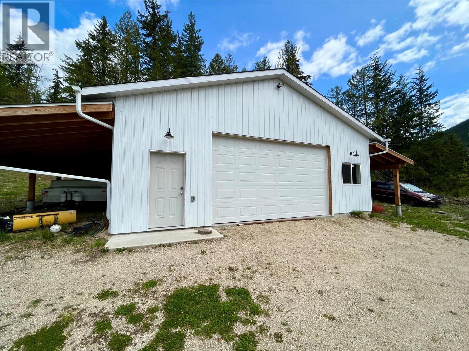 864 Bartley Road, Nakusp, British Columbia  V0G 1R1 - Photo 5 - 10401580